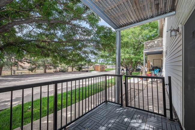 Building Photo - Spacious 2 bedroom home in the heart of Pa...