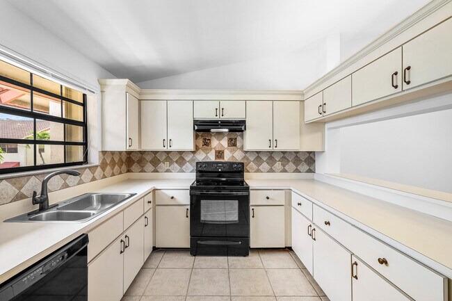 Building Photo - 206 Congressional Way