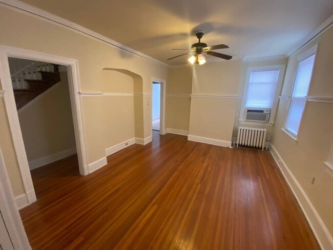 Building Photo - Incredibly Charming 3 Bedroom 2 Bath Victorian Style Farmhouse in Mount Pleasant! Just Steps From...