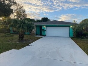 Building Photo - 356 Pipit St NE