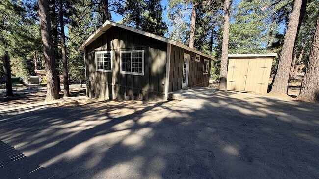 Building Photo - 52830 Pine Cove Rd