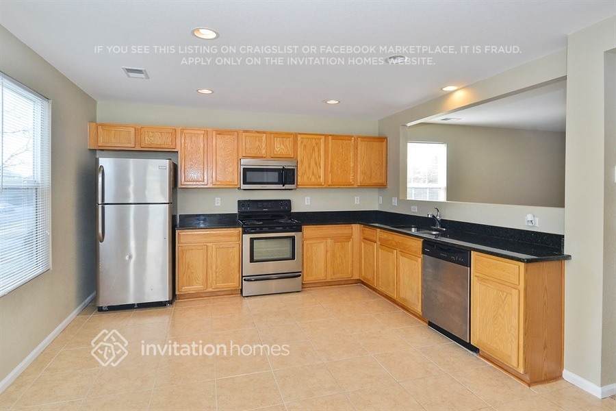 Building Photo - 10100 Glencoe Ct