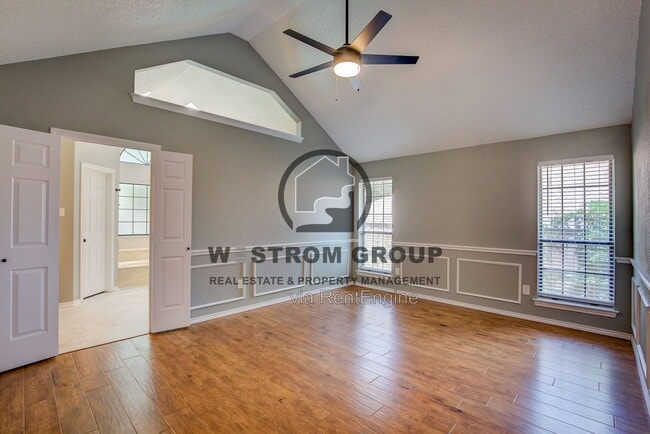 Building Photo - 3914 Meadow Dr