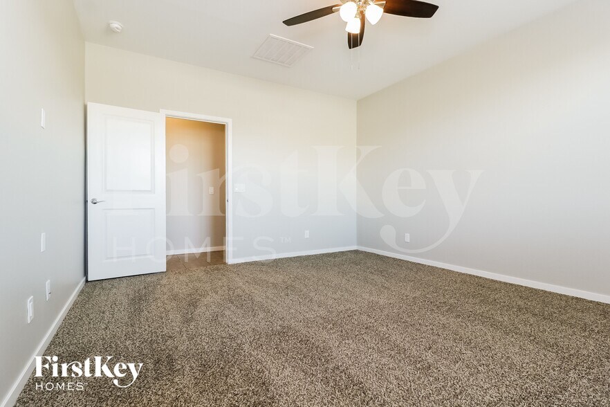 Building Photo - 23654 W Whyman St