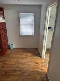 Building Photo - Three Pearls