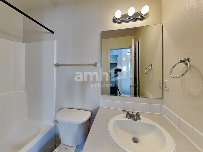 Building Photo - 3342 W Wave Dr