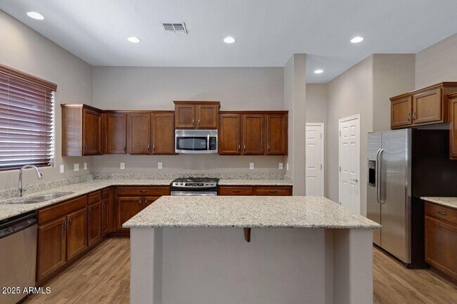 Building Photo - 2268 W River Rock Trail