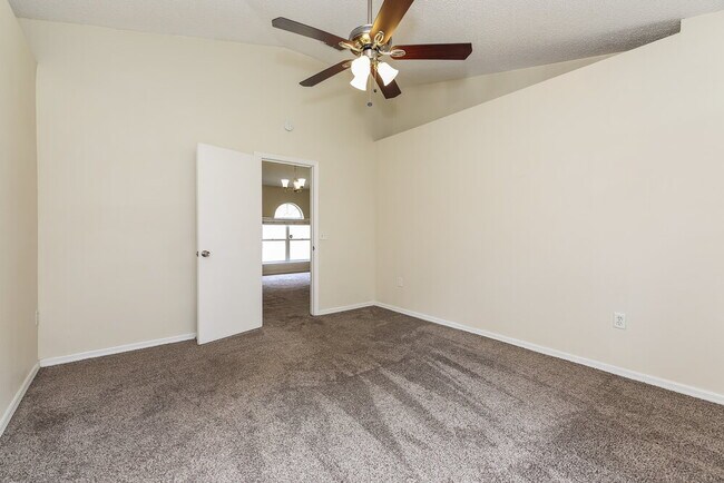 Building Photo - 12744 Ashbrook Cir W