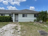 Building Photo - 3 bedroom 2 bath in Lehigh Acres
