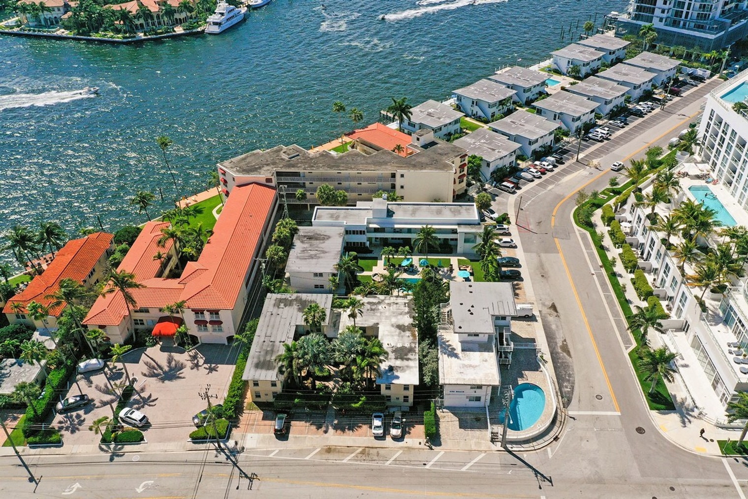 Building Photo - 2908 Bayshore Dr