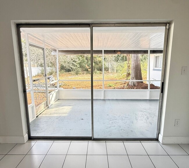 Building Photo - Beautifully Renovated 4-Bedroom Home with Large Backyard & 2-Car Garage