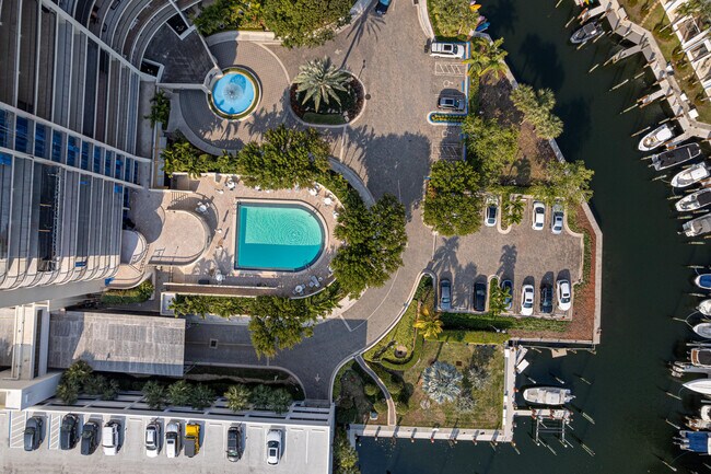 Building Photo - 4740 S Ocean Blvd