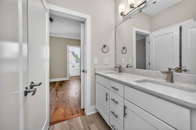 Building Photo - 4704A Kentucky Ave