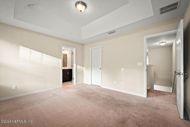 Building Photo - 215 Richmond Dr