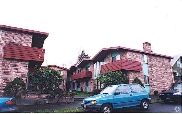 Building Photo - 7640 SE Yamhill St