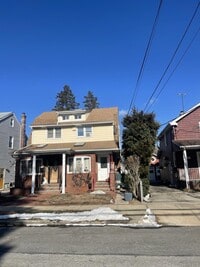 Building Photo - 103 E St Marks Pl