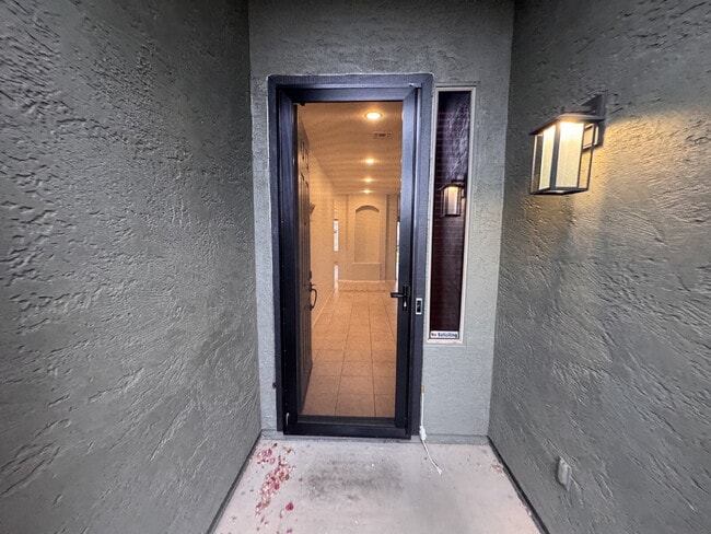 Building Photo - 30031 N Little Leaf Dr