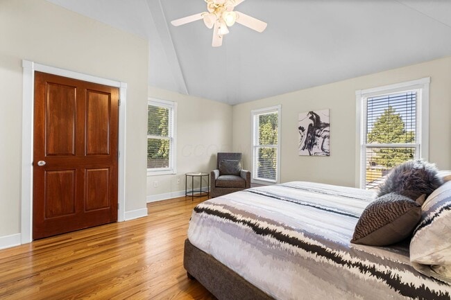 Building Photo - 975 N 6th St