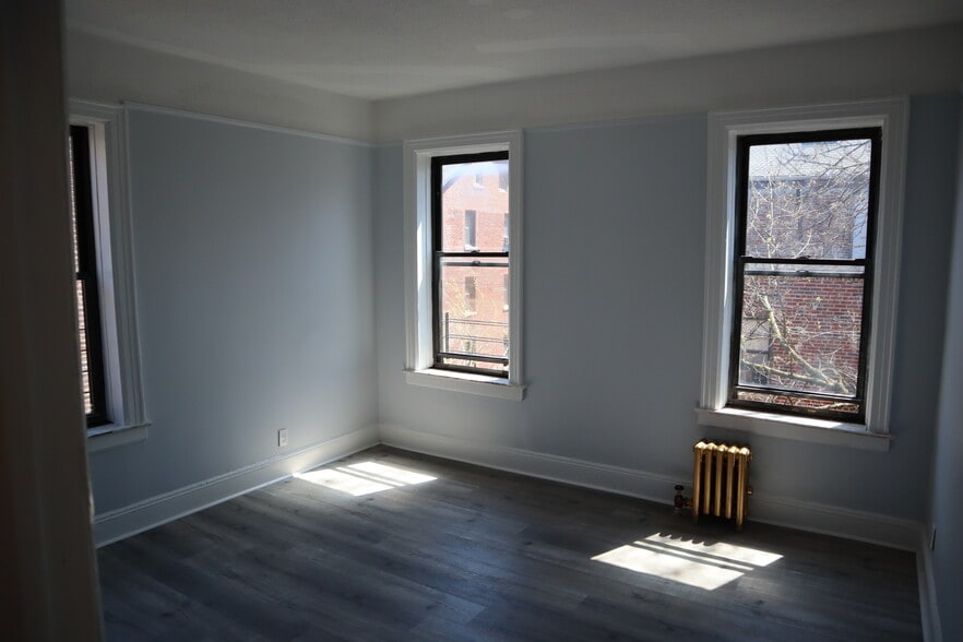 Bedroom - 663 Locust St