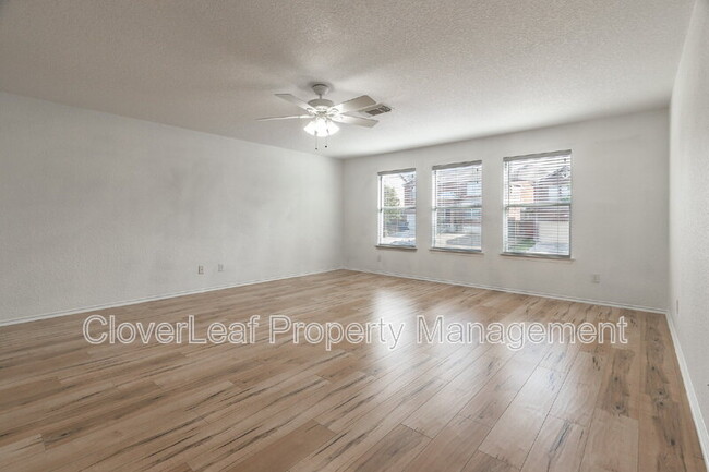 Building Photo - 818 Quitman Oak