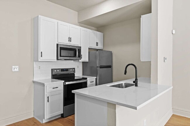 Building Photo - Live in Style – 1BR Townhouse in McKinley ...