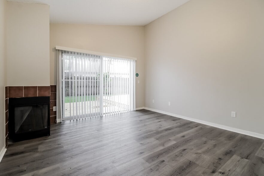 Building Photo - 646 Upperriver Ct