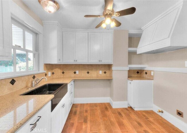 Building Photo - 563 Claremont Pl