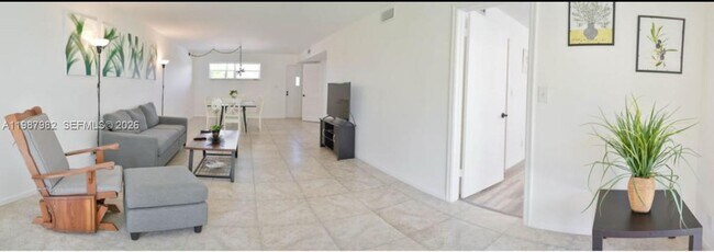 Building Photo - 8901 S Hollybrook Blvd