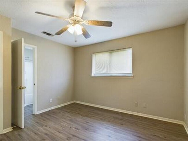 Building Photo - 294 Friendship Ln