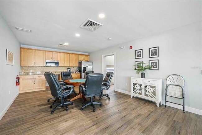 Building Photo - 456 Yacht Harbor Dr