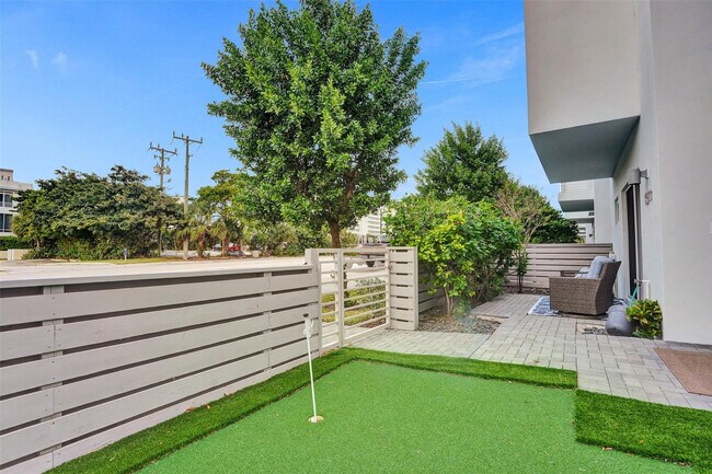 Building Photo - 1371 N Ocean Blvd