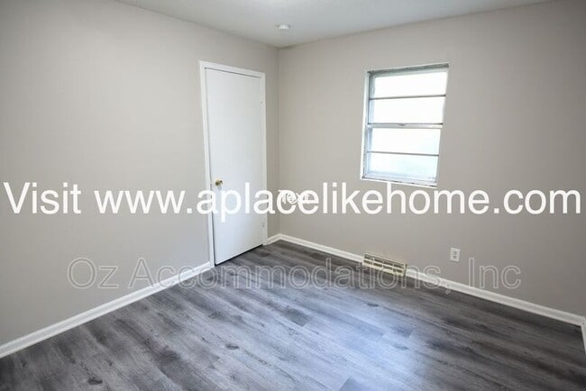 Building Photo - 1725 N 76th Terrace