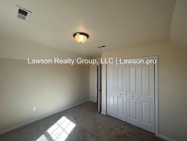 Building Photo - Newer Construction in Vinton with Incredible Mountain Views and  Attached Garage