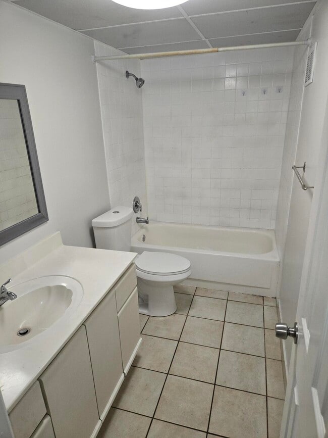 Building Photo - 3714 SW 60th Terrace