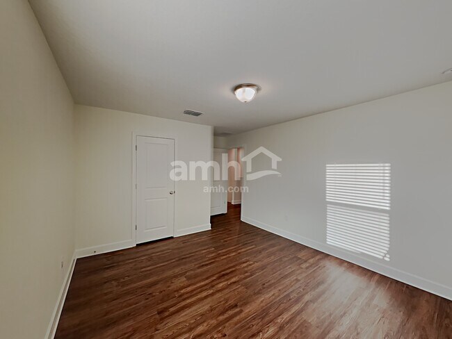 Building Photo - 1001 Walden Pond Dr