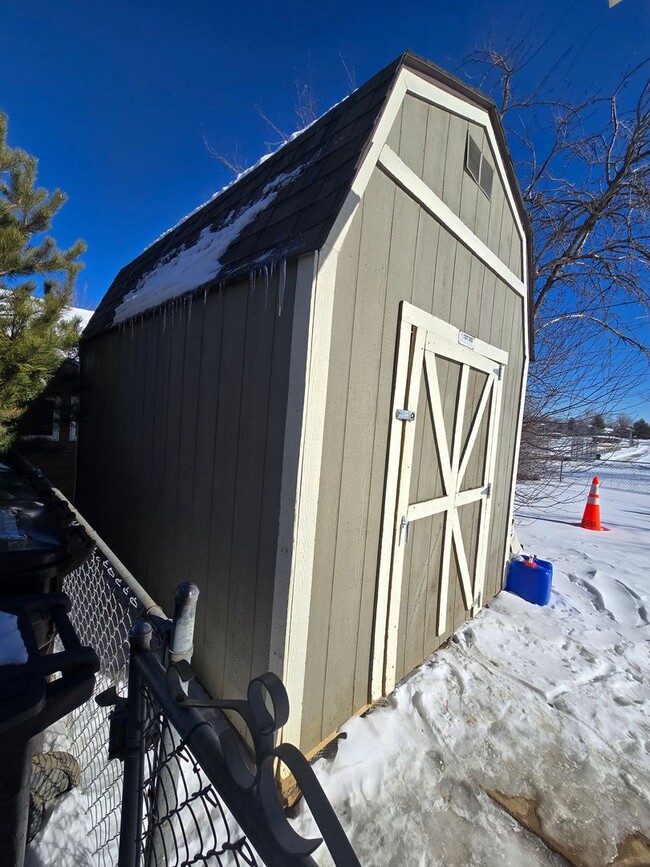 Building Photo - Cozy Home in East Campus