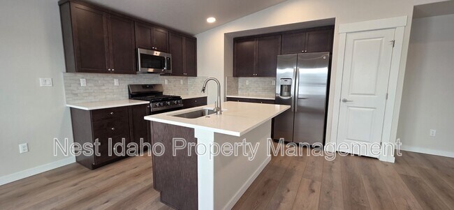 Building Photo - 7228 W Rygate Dr