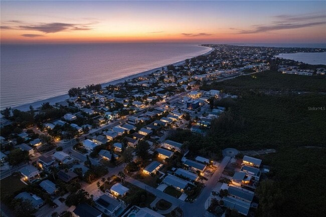 Building Photo - 304 29th St