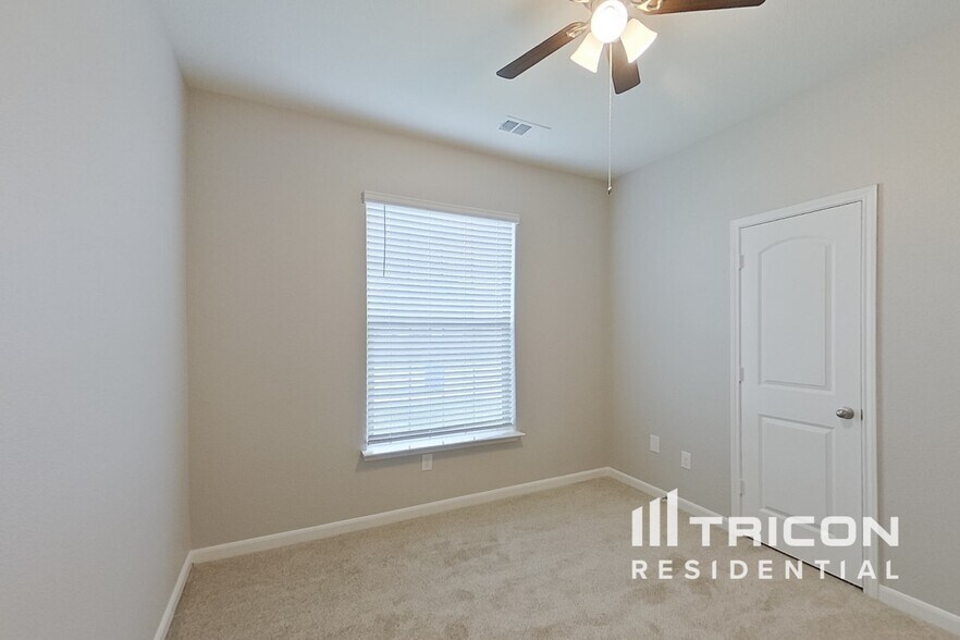 Building Photo - 1603 Cotton Blossom Ln
