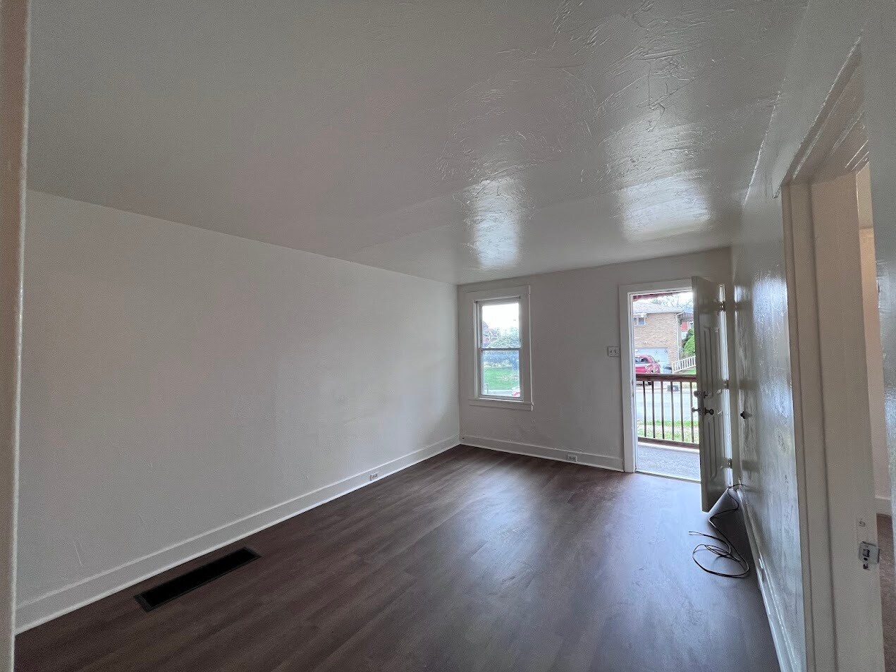 Building Photo - 614 Short St