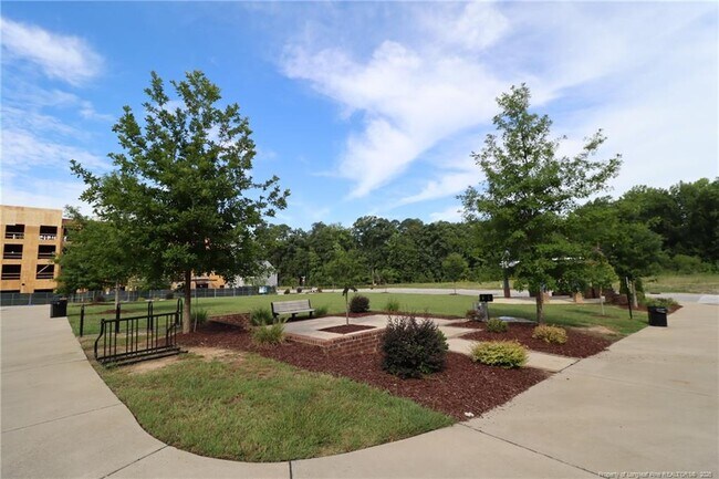 Building Photo - 2402 Gathering Sq Ct