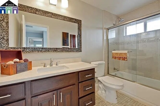 Building Photo - 845 Glenhill Dr