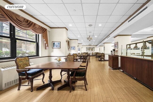 Building Photo - 525 Audubon Ave