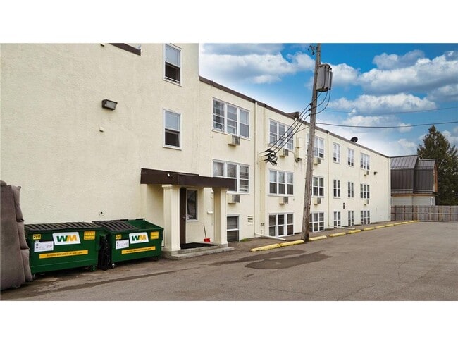 Building Photo - 2216 Pleasant Ave