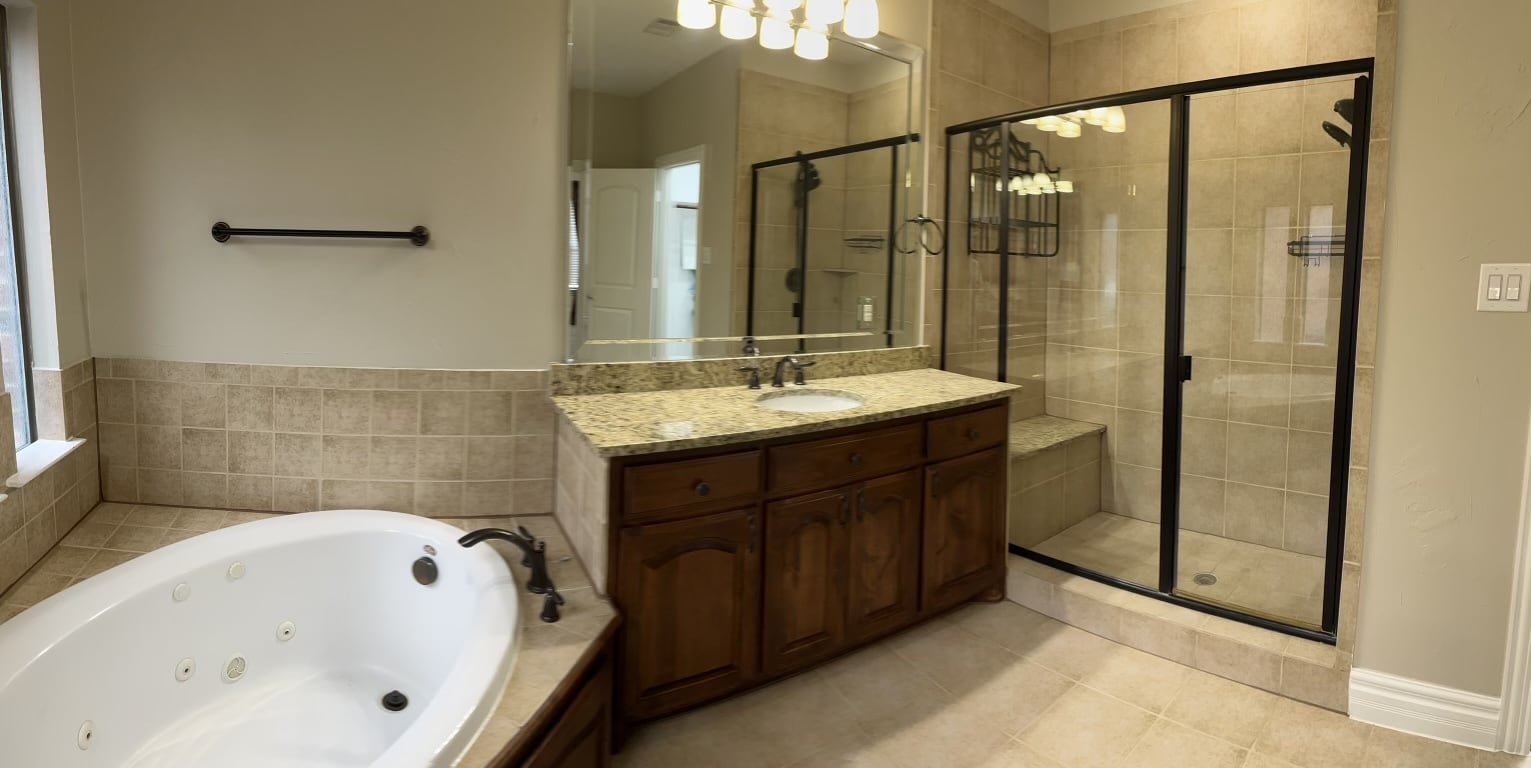 Building Photo - 1305 Miami Dr