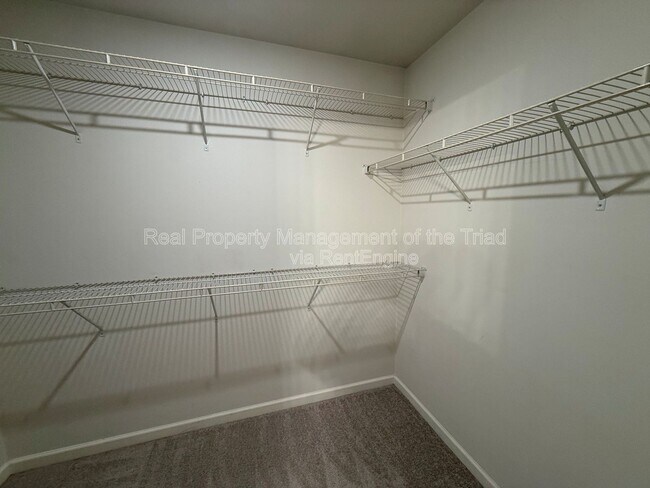 Building Photo - 3811 Bellingham Ct