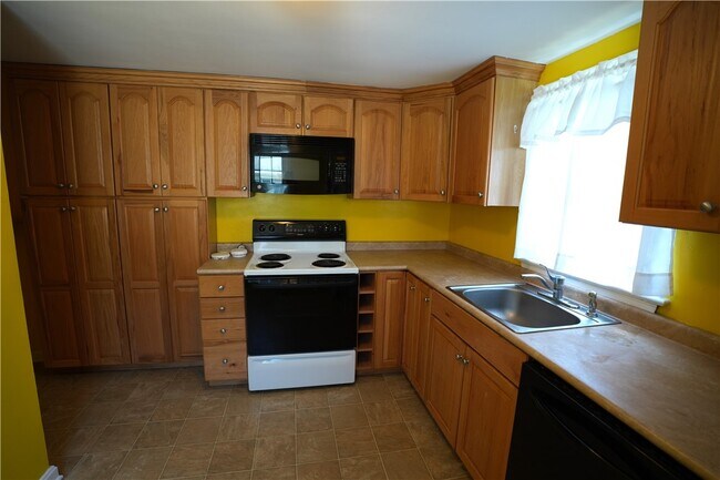 Building Photo - 27 Boughton Ave
