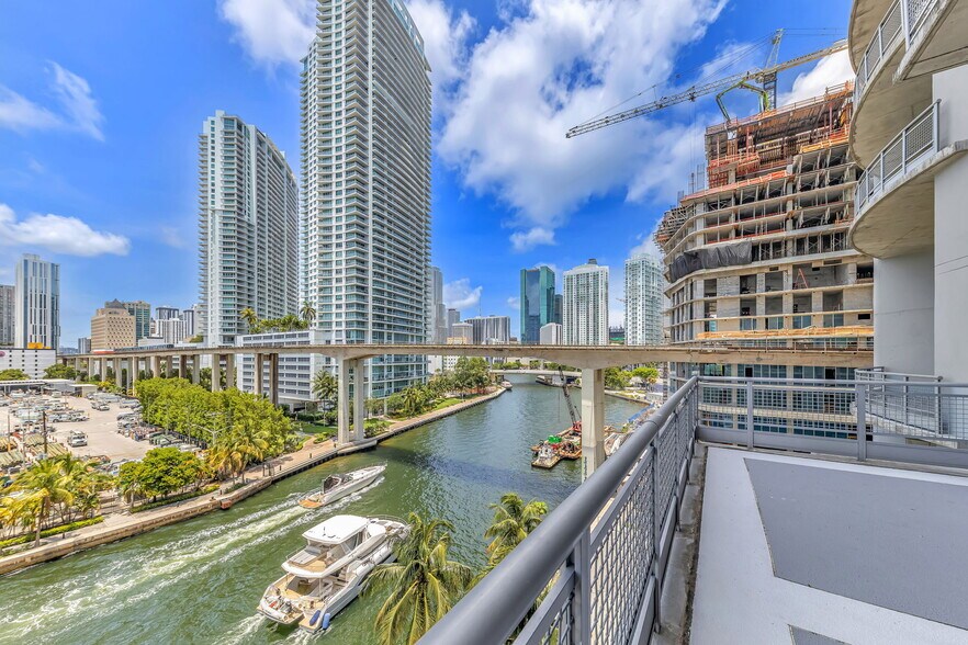 Building Photo - 690 SW 1st Ct