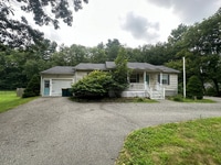 Building Photo - 548 Linwood St