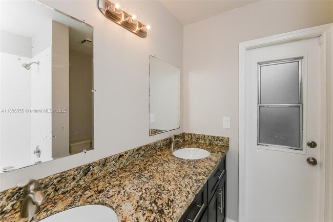 Building Photo - 7131 NW 46th Ct